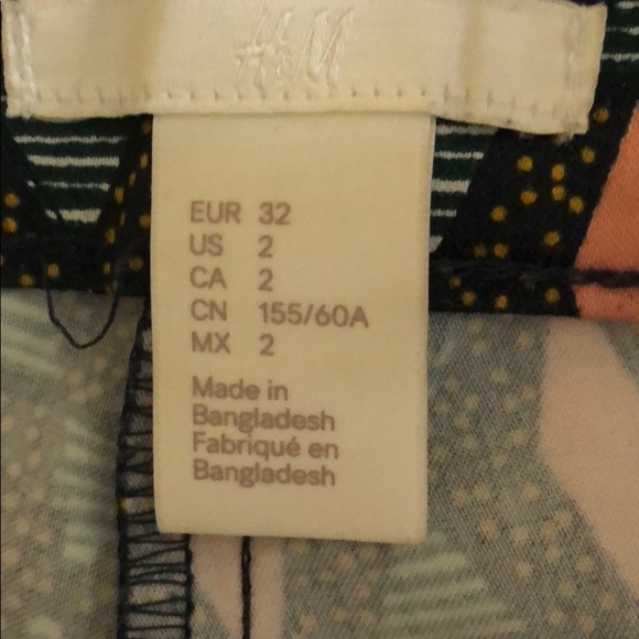 H&M patterned pants - Picture 3 of 3